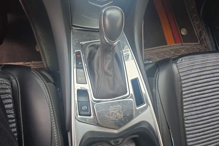 Used Cadillac SRX 2015 3.0L Comfort Version Gear Lever