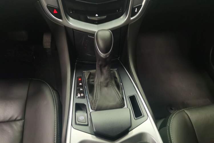 Used Cadillac SRX 2015 3.0L Comfort Version Gear Lever