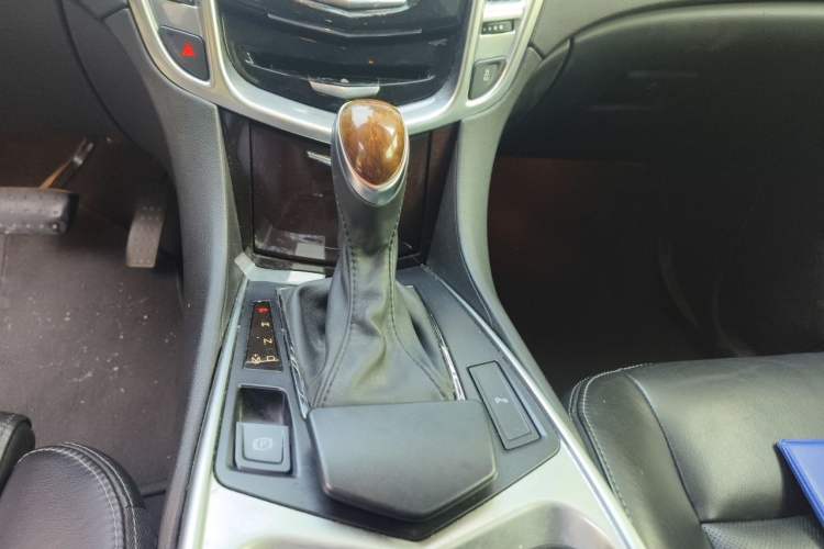 Used Cadillac SRX 2015 3.0L Elite Model Gear Lever