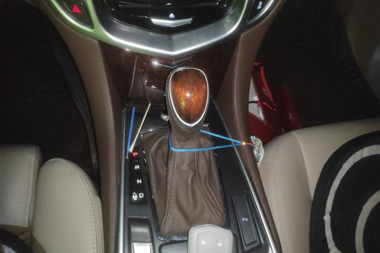 Used Cadillac SRX 2015 3.0L Elite Model Gear Lever
