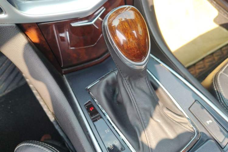 Used Cadillac SRX 2015 3.0L Elite Model Gear Lever