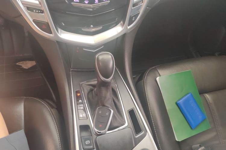 Used Cadillac SRX 2015 3.0L Comfort Version Gear Lever
