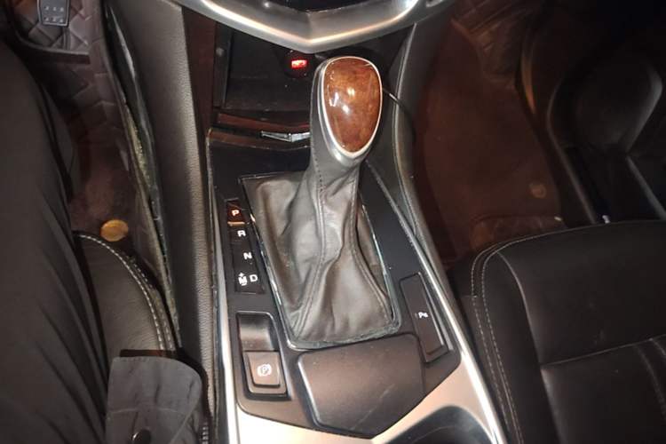 Used Cadillac SRX 2015 3.0L Elite Model Gear Lever