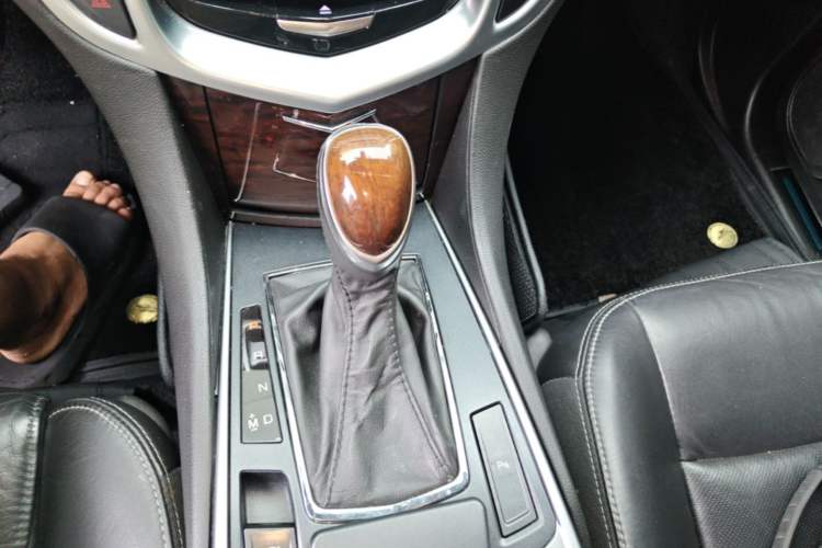 Used Cadillac SRX 2015 3.0L Elite Model Gear Lever