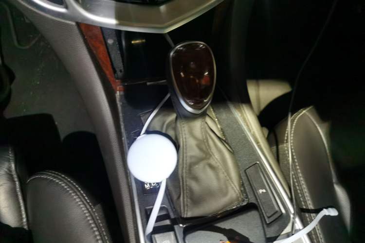 Used Cadillac SRX 2015 3.0L Elite Model Gear Lever
