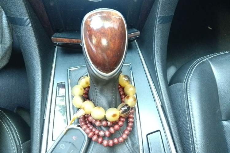 Used Cadillac SRX 2015 3.0L Elite Model Gear Lever