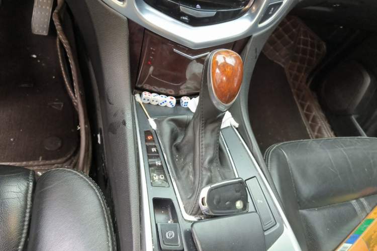 Used Cadillac SRX 2015 3.0L Elite Model Gear Lever