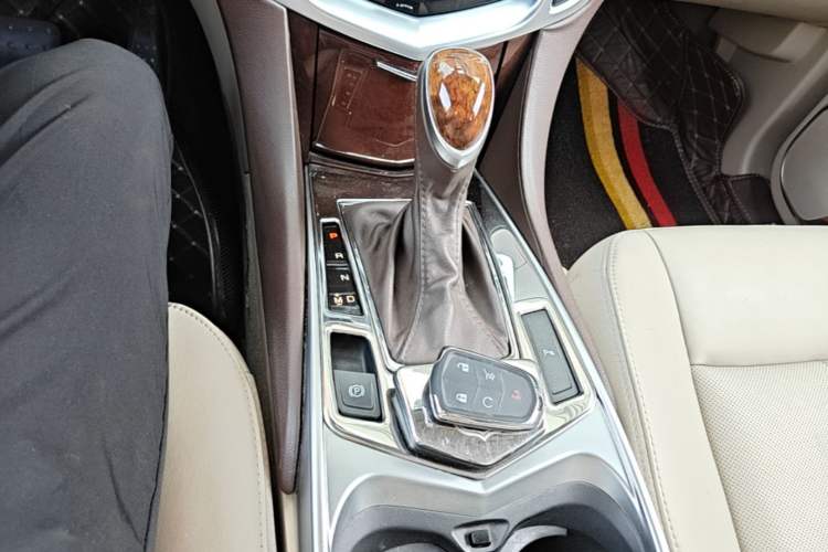 Used Cadillac SRX 2015 3.0L Elite Model Gear Lever