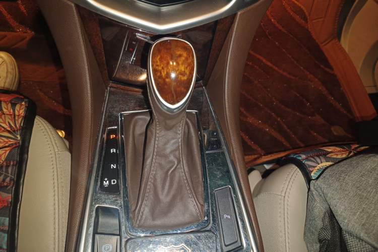 Used Cadillac SRX 2015 3.0L Elite Model Gear Lever