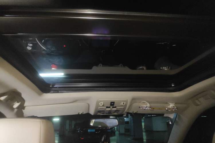 Used Cadillac SRX 2015 3.0L Elite Model Headliner