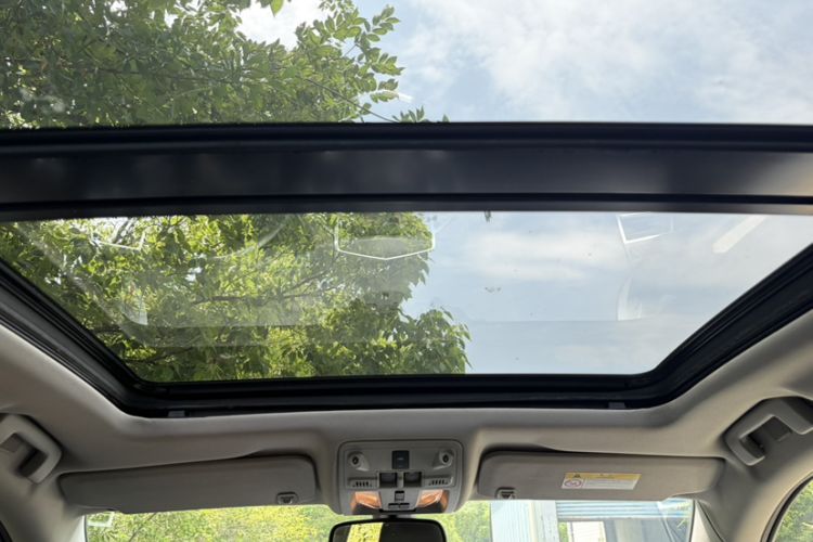 Used Cadillac SRX 2015 3.0L Elite Model Headliner