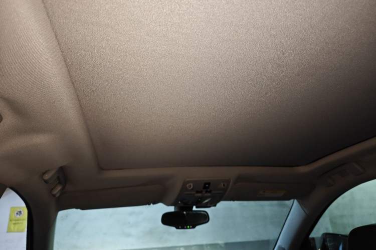 Used Cadillac SRX 2015 3.0L Leading Model Headliner