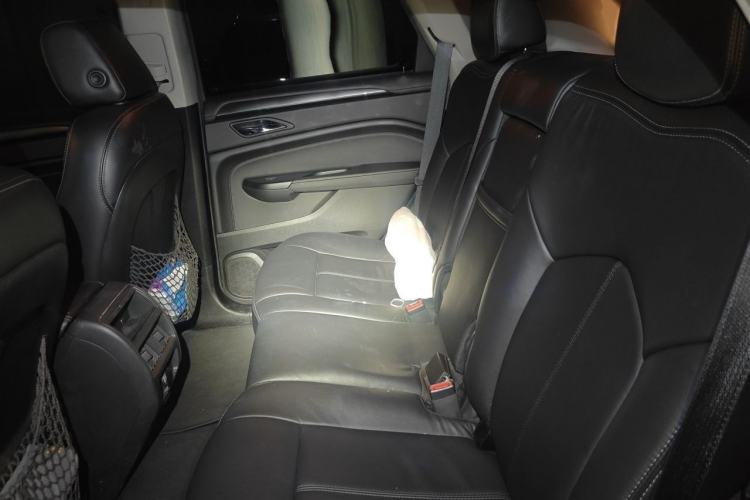 Used Cadillac SRX 2015 3.0L Comfort Version Interior 4