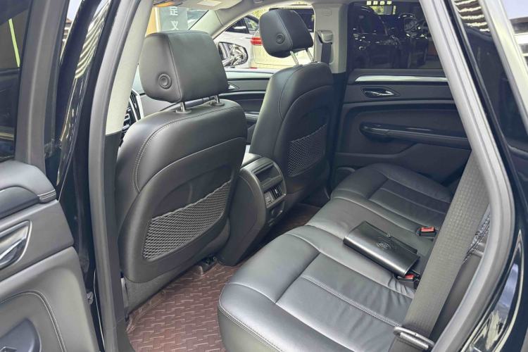 Used Cadillac SRX 2015 3.0L Comfort Version Interior 4