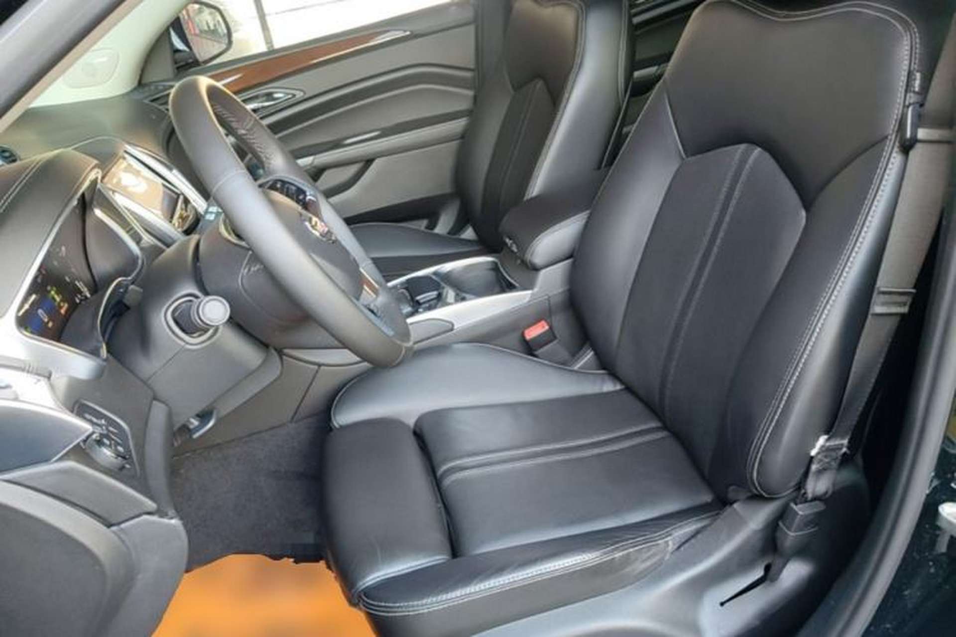 Used Cadillac SRX 2015 3.0L Elite Model Left Front Seat