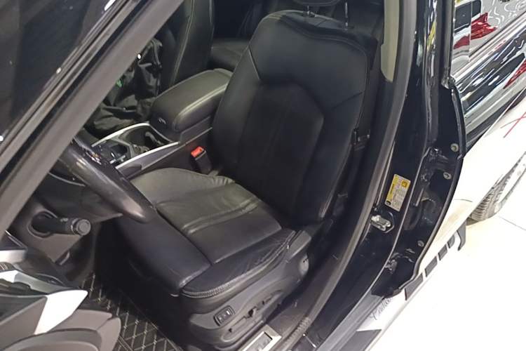 Used Cadillac SRX 2015 3.0L Elite Model Left Front Seat