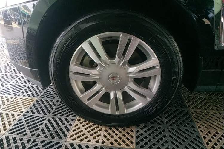 Used Cadillac SRX 2015 3.0L Luxury Model Left Front Wheel Hub