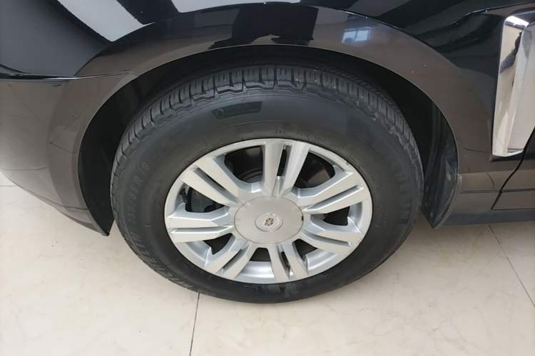 Used Cadillac SRX 2015 3.0L Elite Model Left Front Wheel Hub