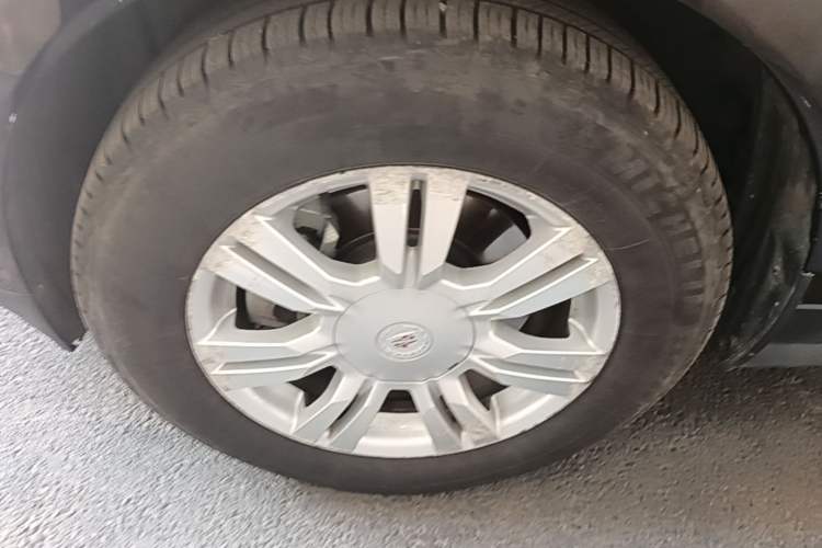 Used Cadillac SRX 2015 3.0L Comfort Version Left Front Wheel Hub