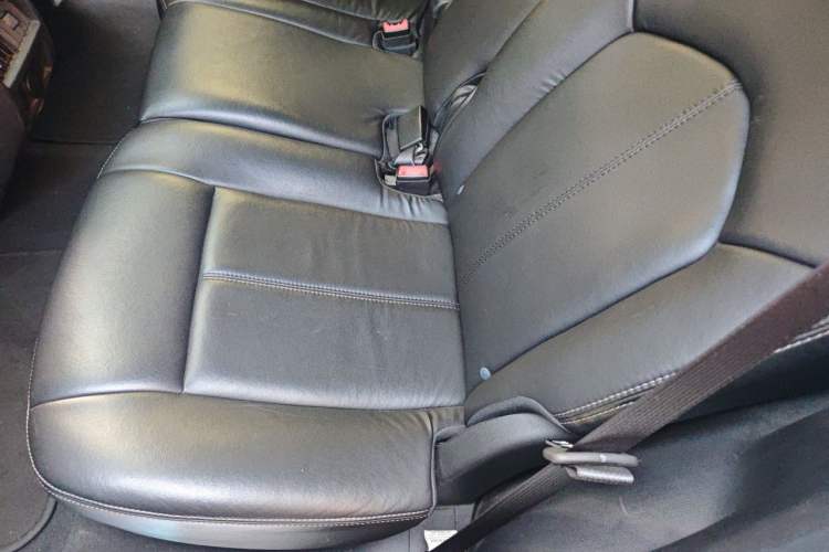 Used Cadillac SRX 2015 3.0L Comfort Version Left Rear Seat