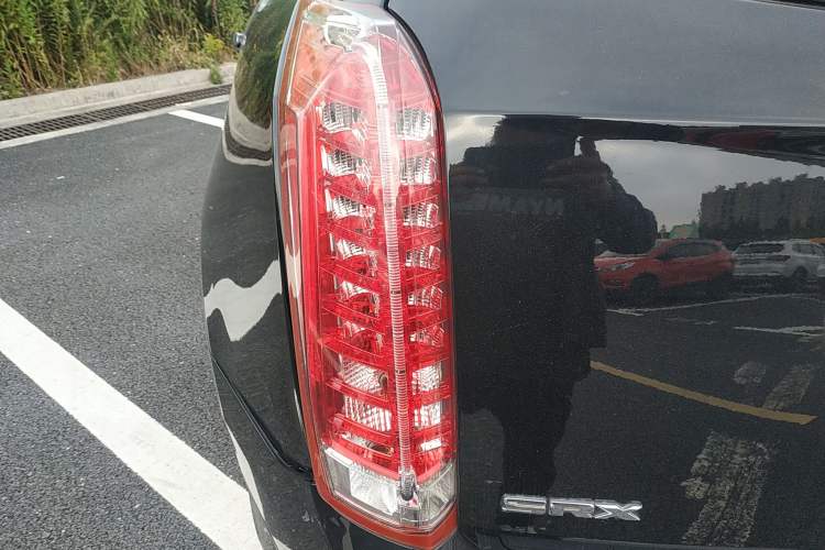 Used Cadillac SRX 2015 3.0L Elite Model Left Rear Taillight