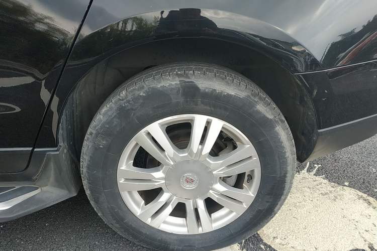 Used Cadillac SRX 2015 3.0L Elite Model Left Rear Wheel Hub