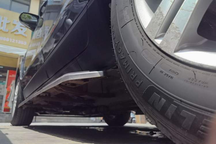 Used Cadillac SRX 2015 3.0L Comfort Version Left Side Sill