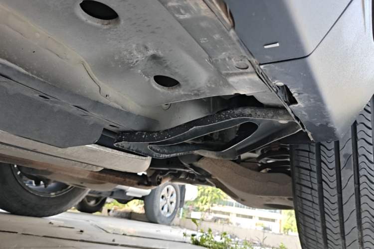 Used Cadillac SRX 2015 3.0L Elite Model Left Side Sill