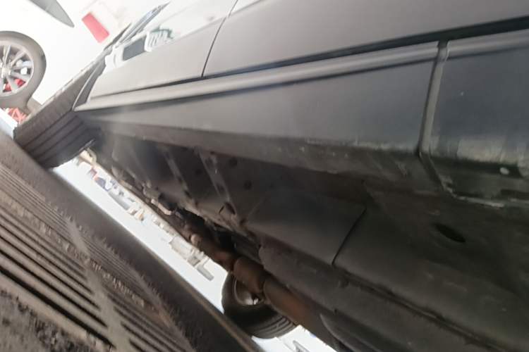 Used Cadillac SRX 2015 3.0L Comfort Version Left Side Sill