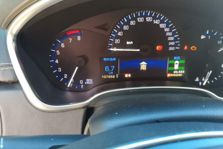 Used Cadillac SRX 2015 3.0L Elite Model Odometer Close Up