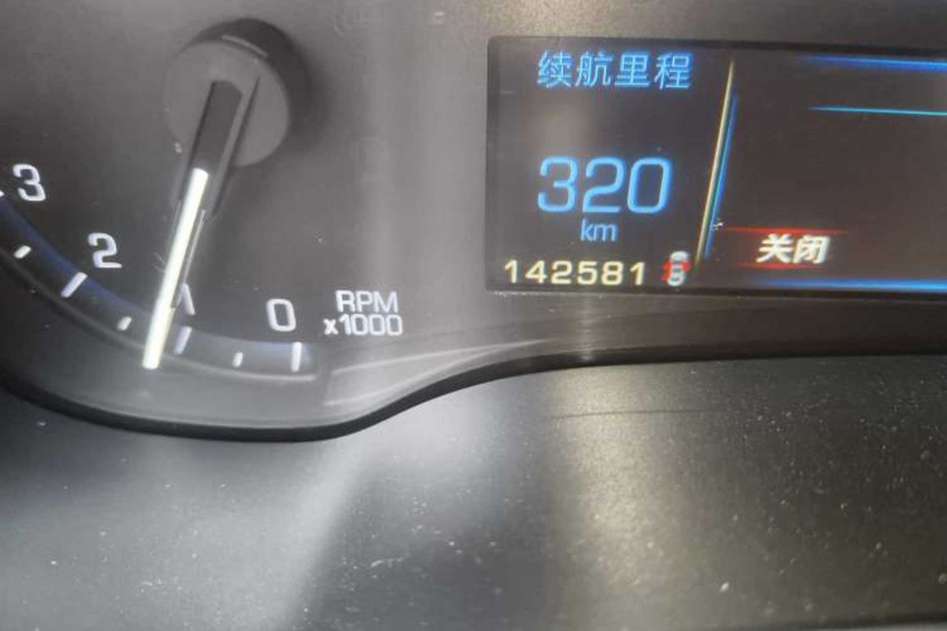 Used Cadillac SRX 2015 3.0L Comfort Version Odometer Close Up