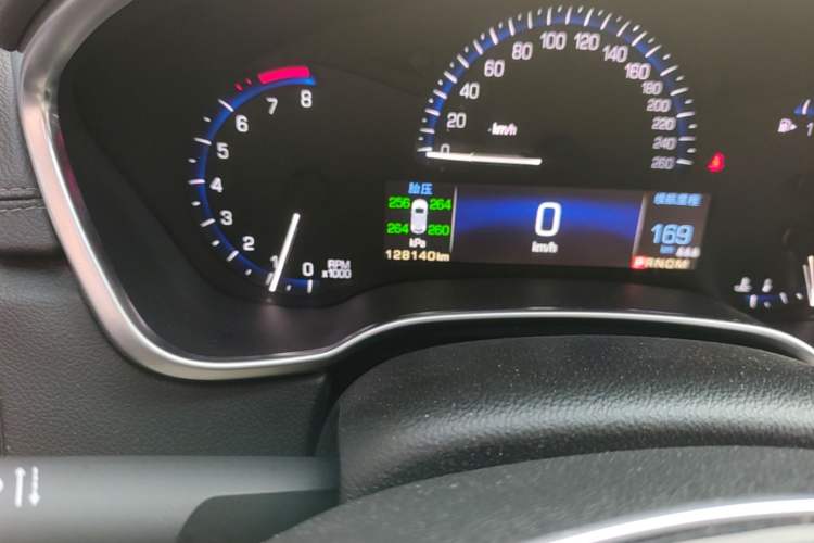 Used Cadillac SRX 2015 3.0L Elite Model Odometer Close Up