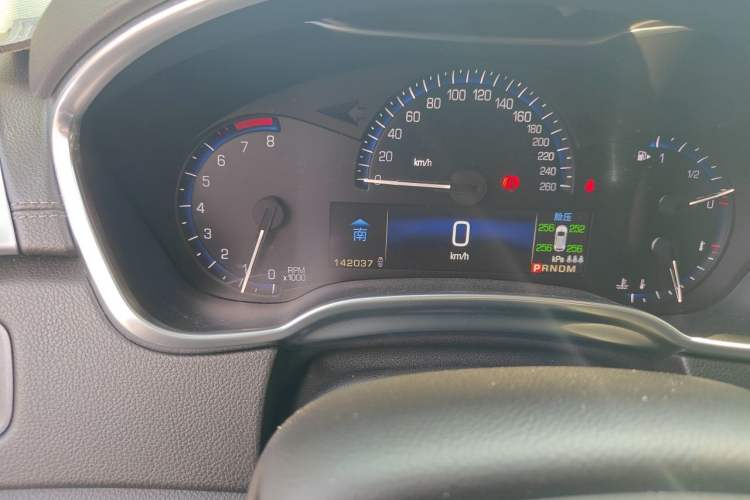 Used Cadillac SRX 2015 3.0L Elite Model Odometer Close Up