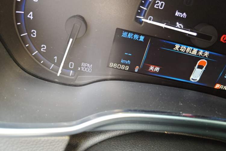 Used Cadillac SRX 2015 3.0L Elite Model Odometer Close Up