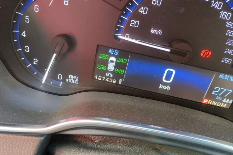 Used Cadillac SRX 2015 3.0L Elite Model Odometer Close Up