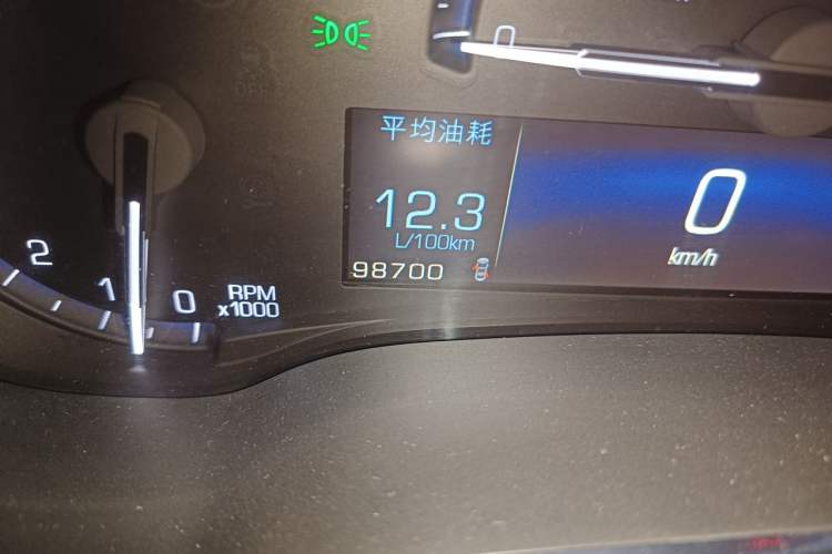 Used Cadillac SRX 2015 3.0L Elite Model Odometer Close Up