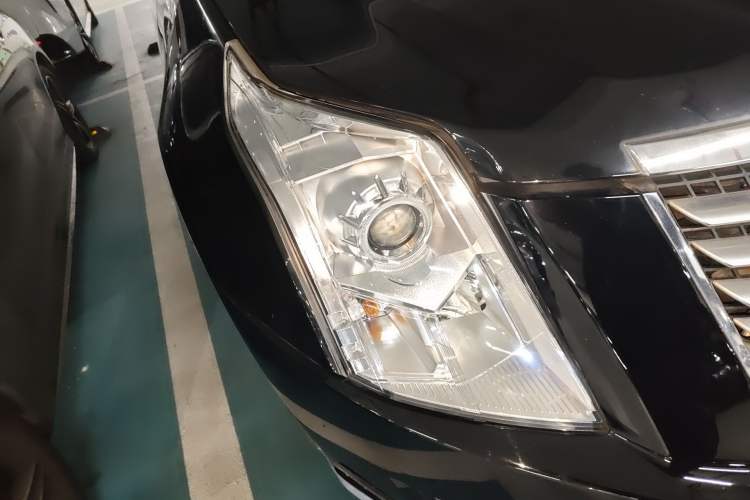 Used Cadillac SRX 2015 3.0L Elite Model Right Front Headlight