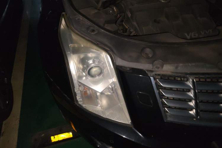 Used Cadillac SRX 2015 3.0L Elite Model Right Front Headlight