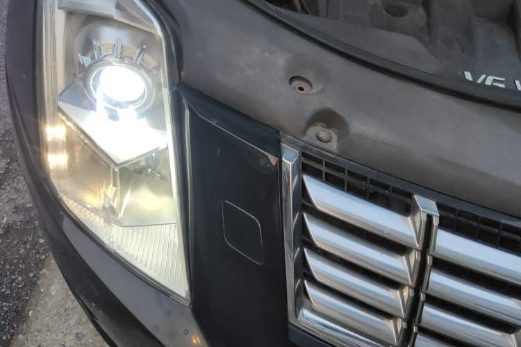 Used Cadillac SRX 2015 3.0L Comfort Version Right Front Headlight