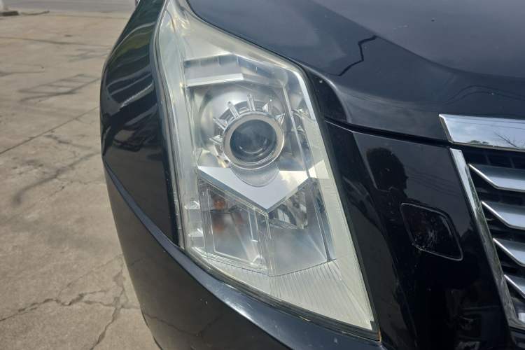 Used Cadillac SRX 2015 3.0L Comfort Version Right Front Headlight