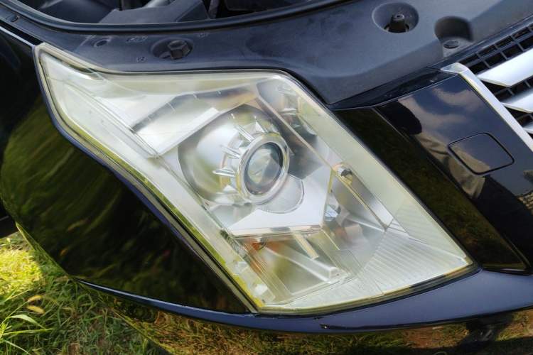 Used Cadillac SRX 2015 3.0L Elite Model Right Front Headlight