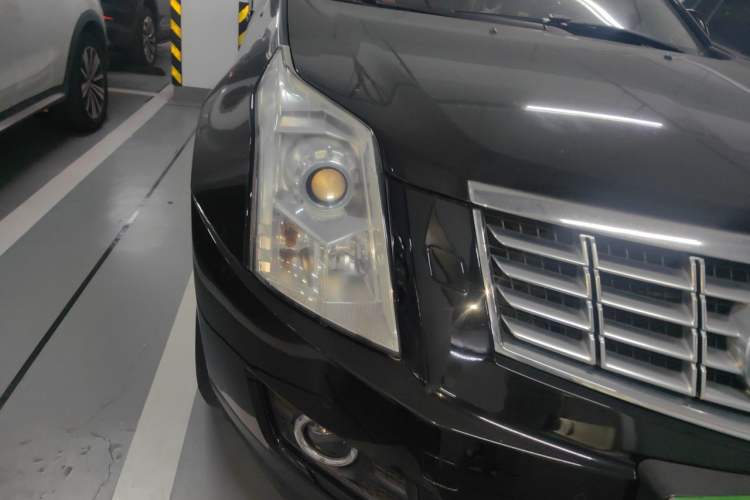 Used Cadillac SRX 2015 3.0L Elite Model Right Front Headlight