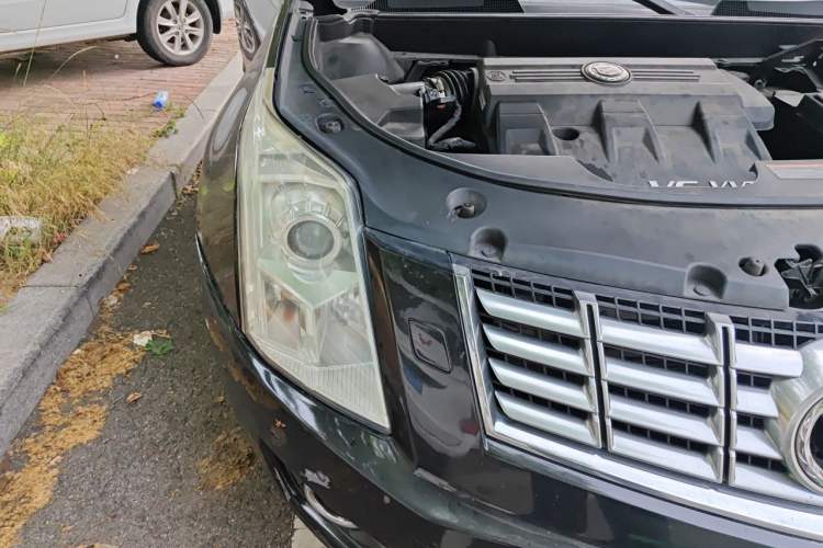 Used Cadillac SRX 2015 3.0L Comfort Version Right Front Headlight