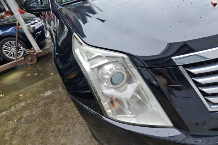 Used Cadillac SRX 2015 3.0L Elite Model Right Front Headlight