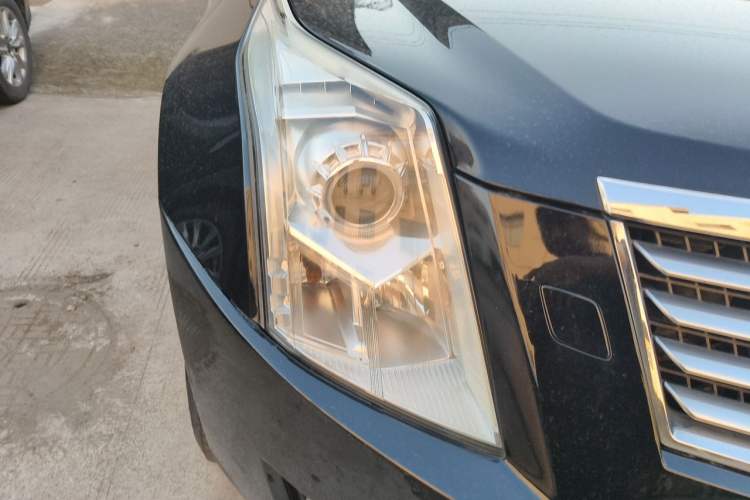 Used Cadillac SRX 2015 3.0L Elite Model Right Front Headlight