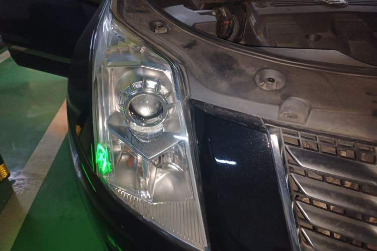 Used Cadillac SRX 2015 3.0L Elite Model Right Front Headlight