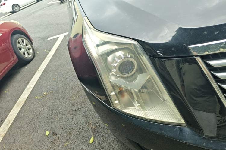 Used Cadillac SRX 2015 3.0L Elite Model Right Front Headlight