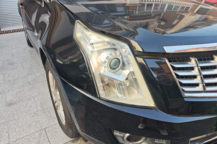 Used Cadillac SRX 2015 3.0L Comfort Version Right Front Headlight