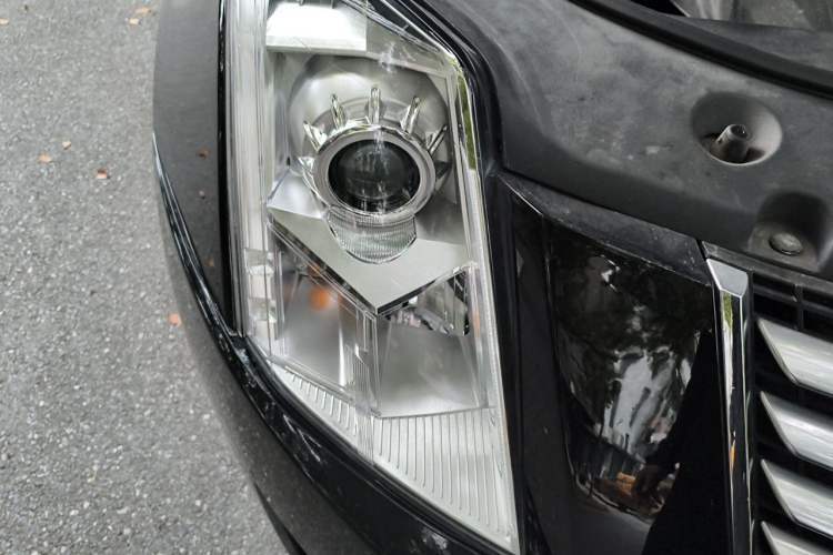 Used Cadillac SRX 2015 3.0L Elite Model Right Front Headlight