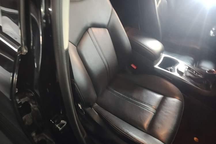 Used Cadillac SRX 2015 3.0L Elite Model Right Front Seat